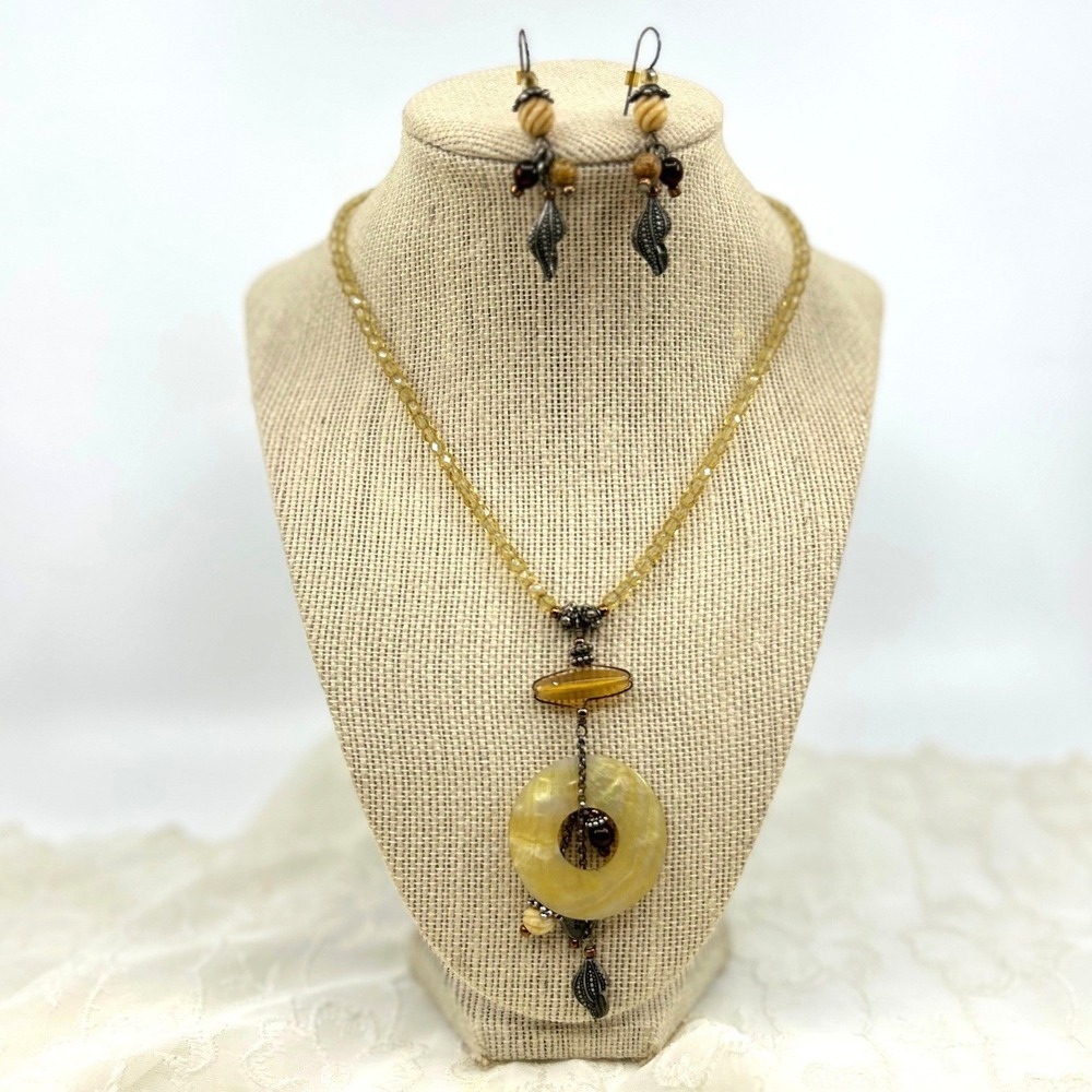 Vintage Handmade Shell Nautical Beach Theme Necklace Set Earrings Shell Yellow